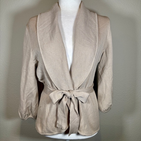 BCBGMaxAzria Sweaters - BCBGMaxAzria Tan Wool Sweater Size Medium